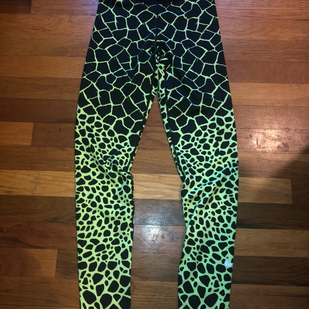 Nike Pro -Size small